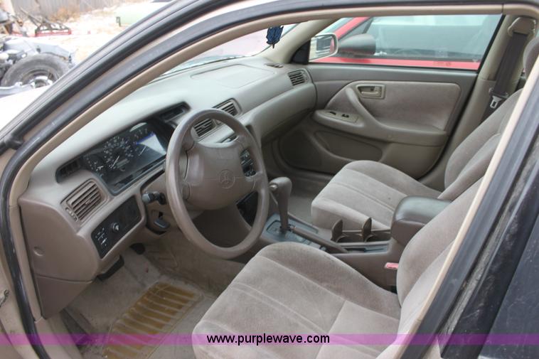 1997 Toyota Camry in Emporia, KS | Item E8386 sold | Purple Wave