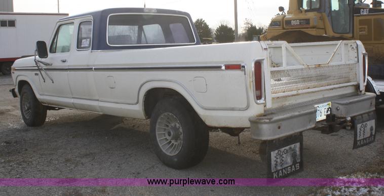 image for item F2839 1977 Ford F250 SuperCab pickup truck