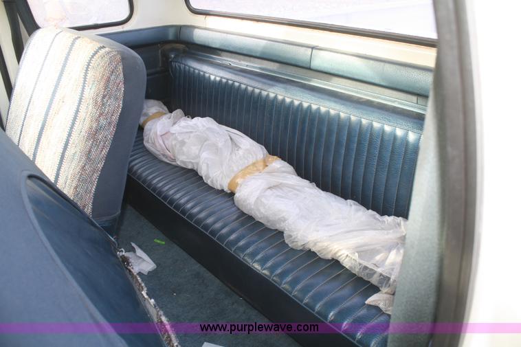 image for item F2839 1977 Ford F250 SuperCab pickup truck