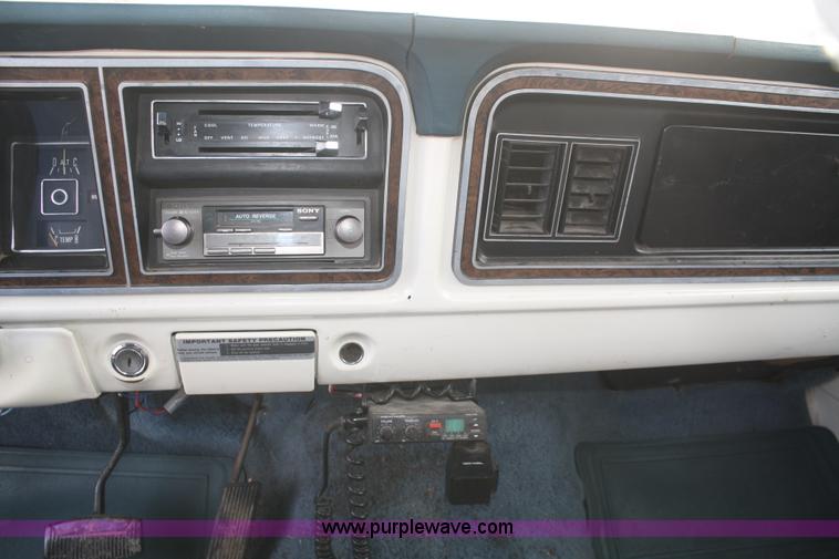 image for item F2839 1977 Ford F250 SuperCab pickup truck