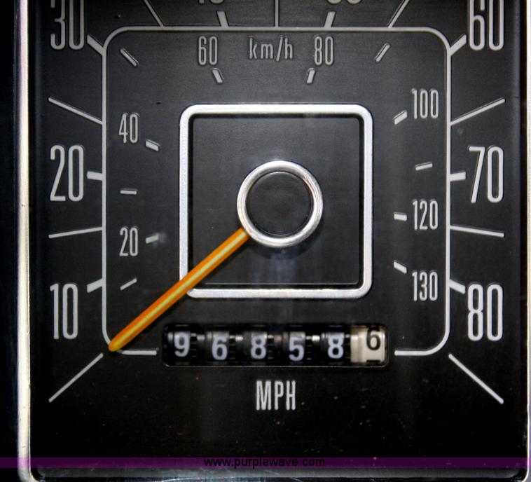 image for item F2839 1977 Ford F250 SuperCab pickup truck