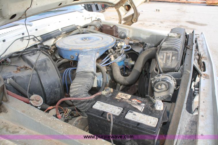 image for item F2839 1977 Ford F250 SuperCab pickup truck