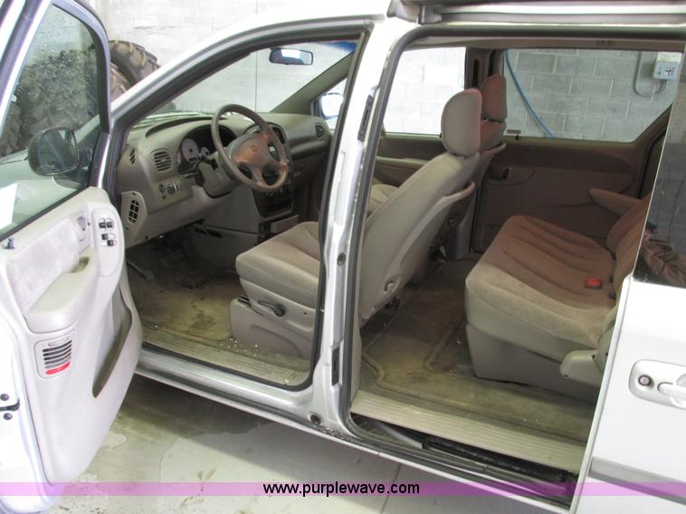 image for item F4268 2001 Dodge Grand Caravan Sport van