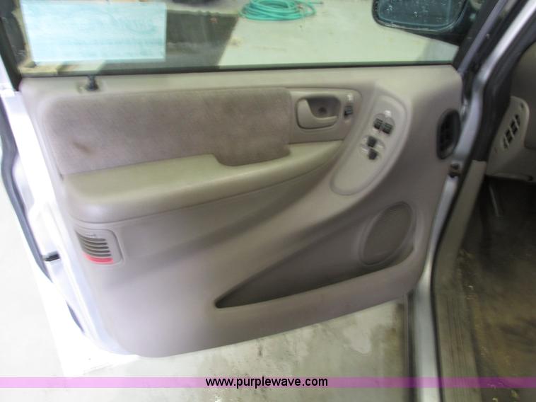 image for item F4268 2001 Dodge Grand Caravan Sport van