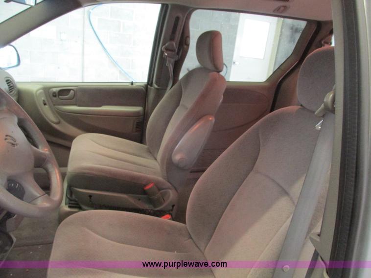 image for item F4268 2001 Dodge Grand Caravan Sport van