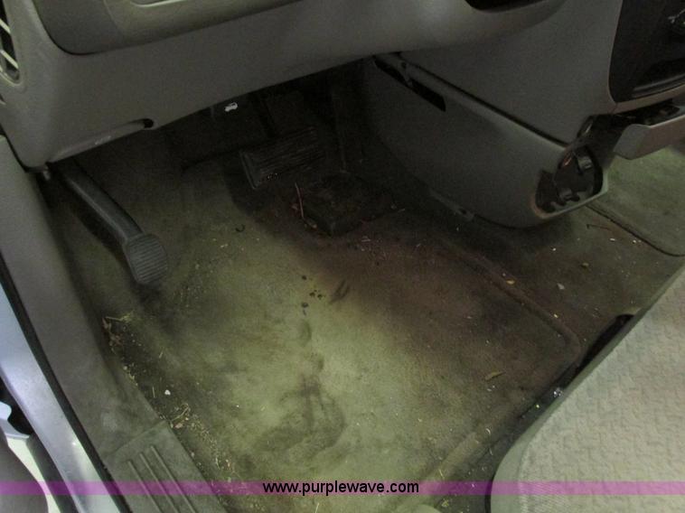 image for item F4268 2001 Dodge Grand Caravan Sport van