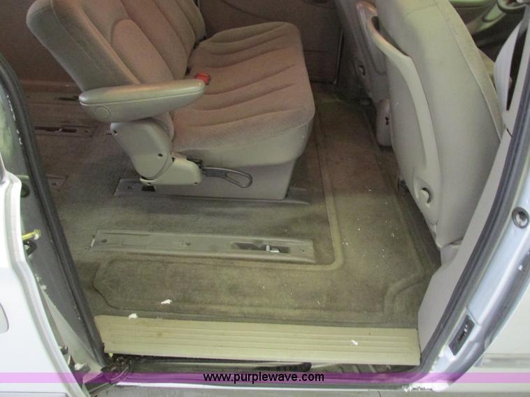 image for item F4268 2001 Dodge Grand Caravan Sport van