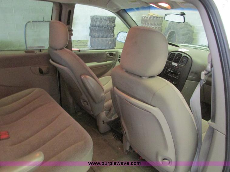 image for item F4268 2001 Dodge Grand Caravan Sport van