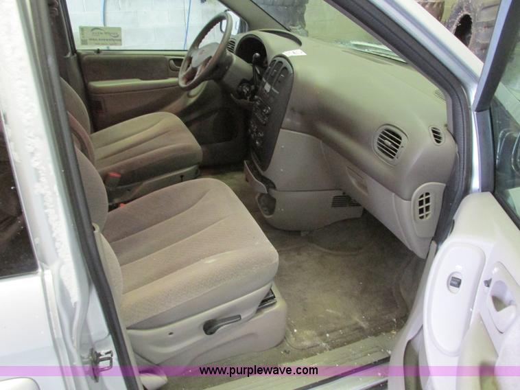 image for item F4268 2001 Dodge Grand Caravan Sport van