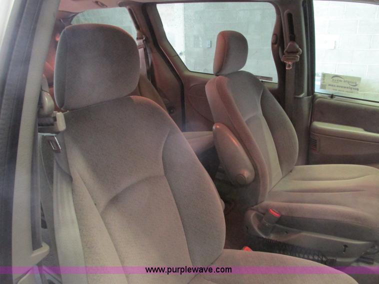 image for item F4268 2001 Dodge Grand Caravan Sport van