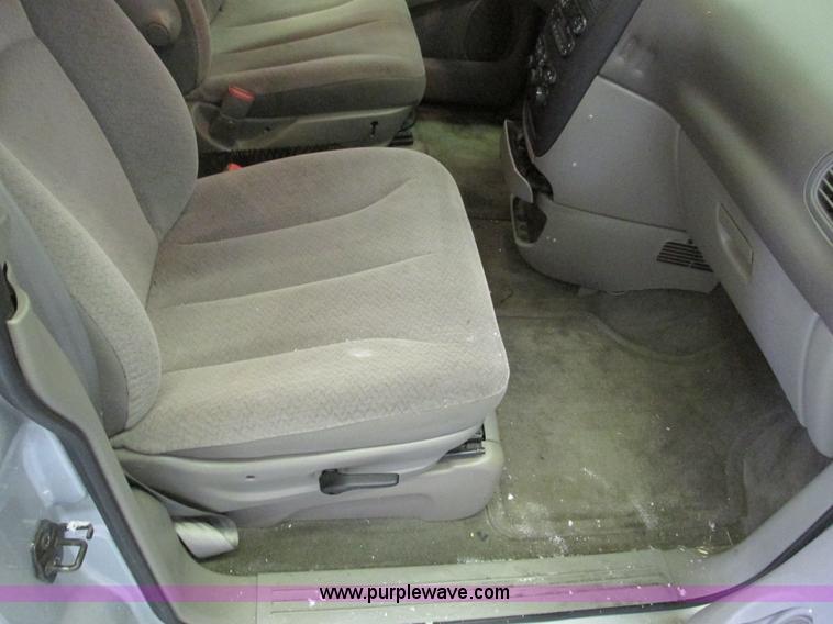 image for item F4268 2001 Dodge Grand Caravan Sport van