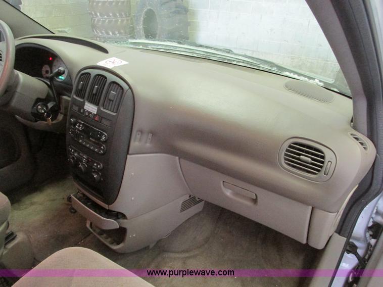image for item F4268 2001 Dodge Grand Caravan Sport van