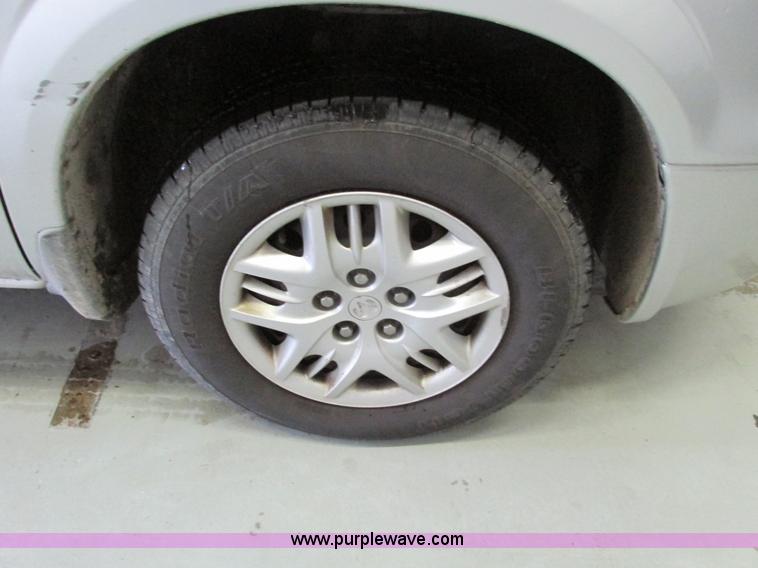 image for item F4268 2001 Dodge Grand Caravan Sport van