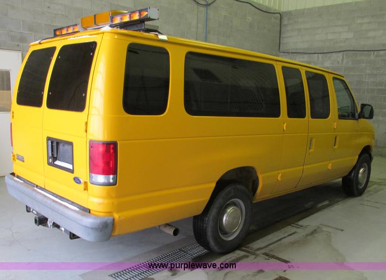image for item F4269 1999 Ford Econoline E350 XL Super Duty van