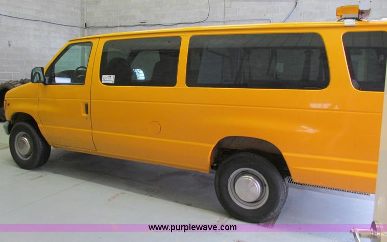 image for item F4269 1999 Ford Econoline E350 XL Super Duty van