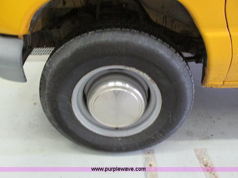 image for item F4269 1999 Ford Econoline E350 XL Super Duty van