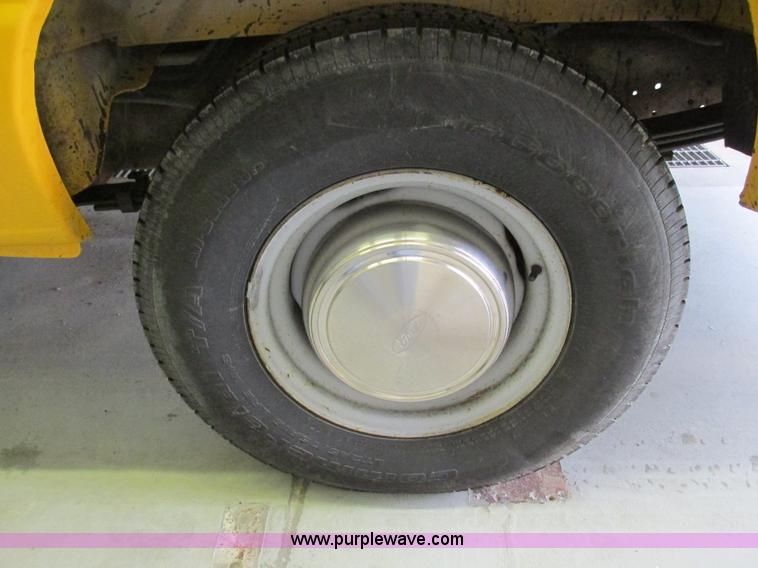 image for item F4269 1999 Ford Econoline E350 XL Super Duty van