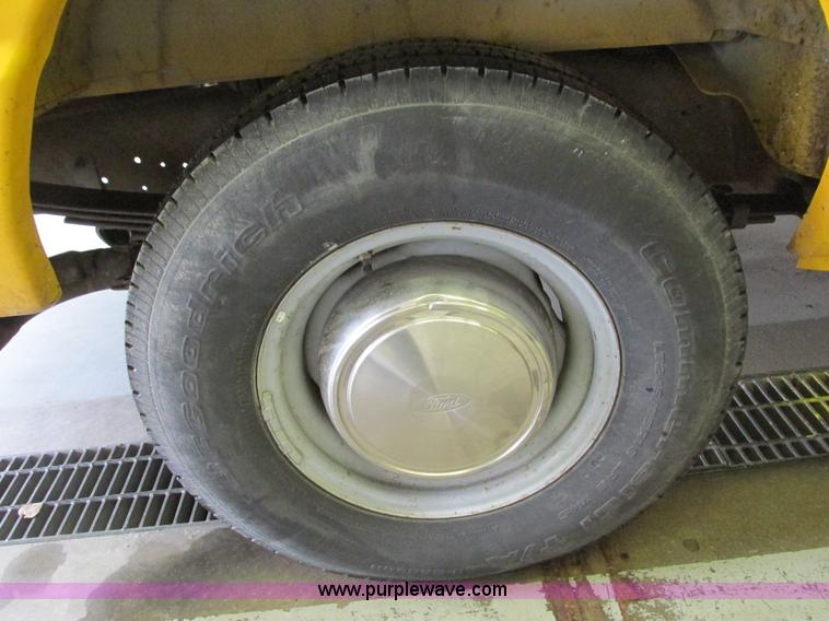 image for item F4269 1999 Ford Econoline E350 XL Super Duty van