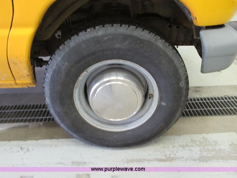 image for item F4269 1999 Ford Econoline E350 XL Super Duty van