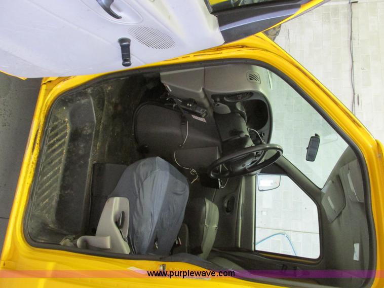 image for item F4269 1999 Ford Econoline E350 XL Super Duty van