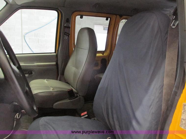 image for item F4269 1999 Ford Econoline E350 XL Super Duty van