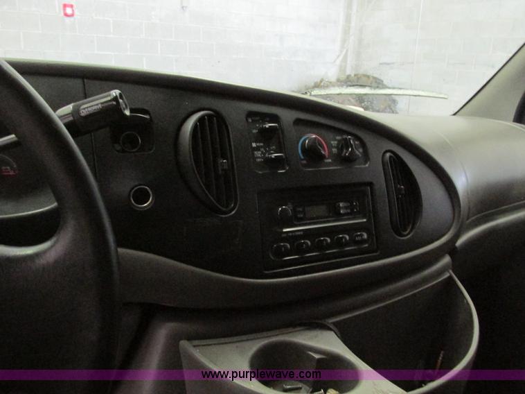 image for item F4269 1999 Ford Econoline E350 XL Super Duty van