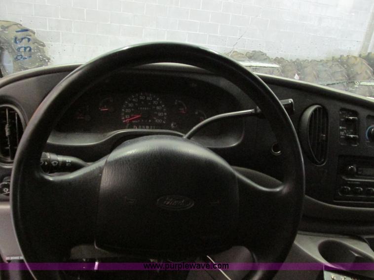 image for item F4269 1999 Ford Econoline E350 XL Super Duty van