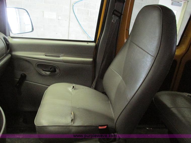 image for item F4269 1999 Ford Econoline E350 XL Super Duty van