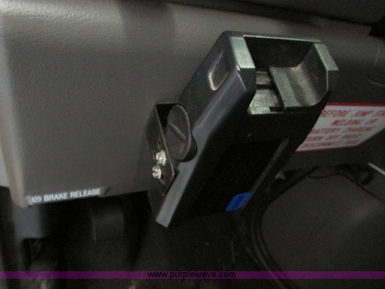 image for item F4269 1999 Ford Econoline E350 XL Super Duty van