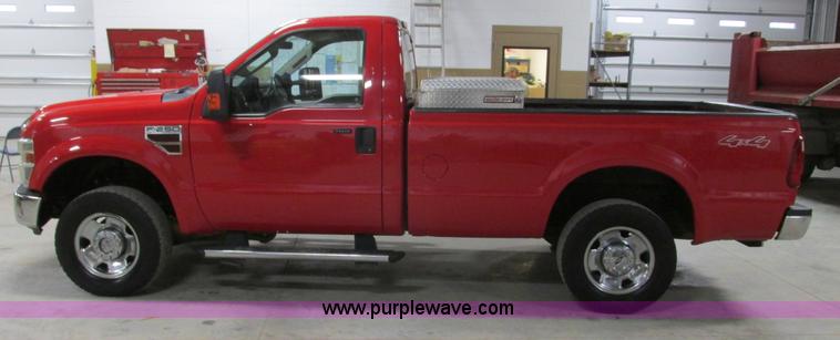 image for item F4272 2008 Ford F250 XLT Super Duty pickup truck