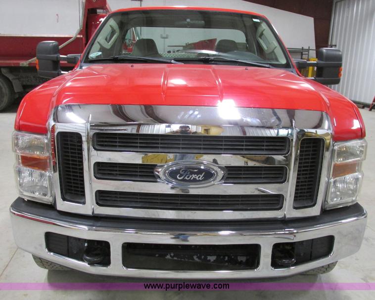 image for item F4272 2008 Ford F250 XLT Super Duty pickup truck
