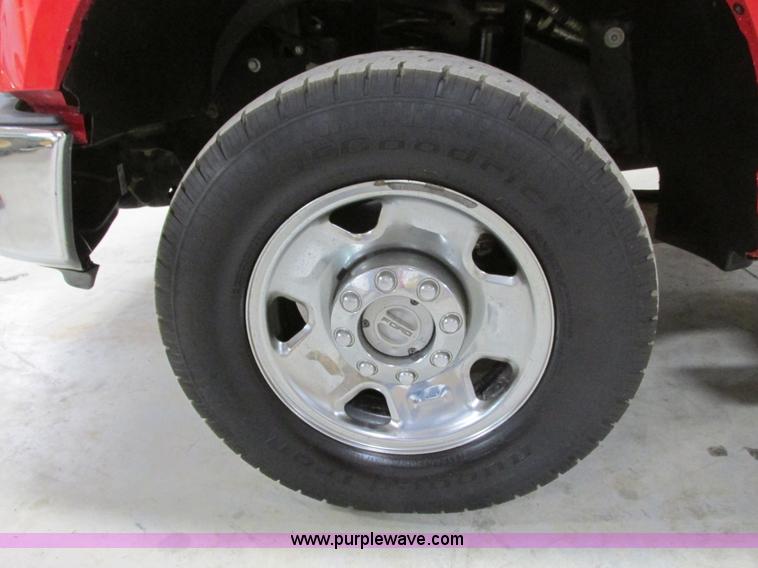image for item F4272 2008 Ford F250 XLT Super Duty pickup truck