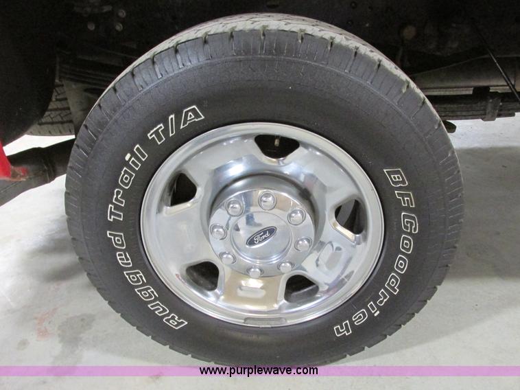 image for item F4272 2008 Ford F250 XLT Super Duty pickup truck