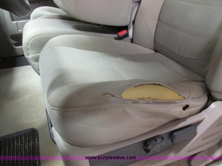 image for item F4272 2008 Ford F250 XLT Super Duty pickup truck