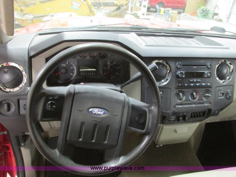 image for item F4272 2008 Ford F250 XLT Super Duty pickup truck