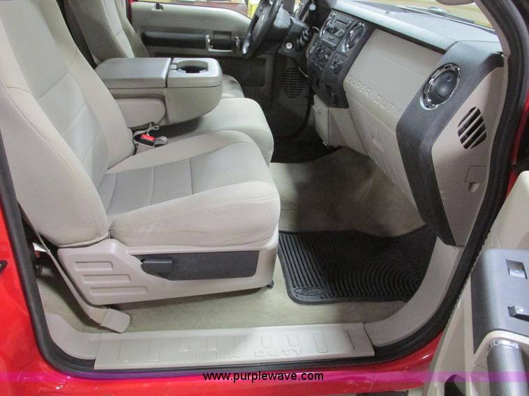 image for item F4272 2008 Ford F250 XLT Super Duty pickup truck
