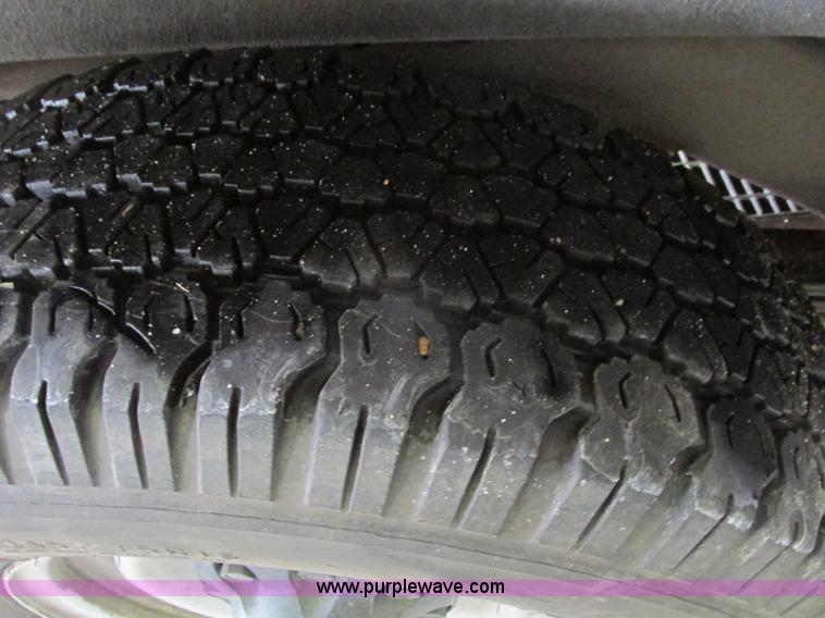 image for item F4276 2002 Chevrolet Express 3500 van