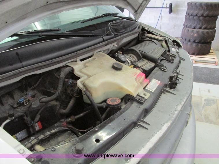 image for item F4276 2002 Chevrolet Express 3500 van