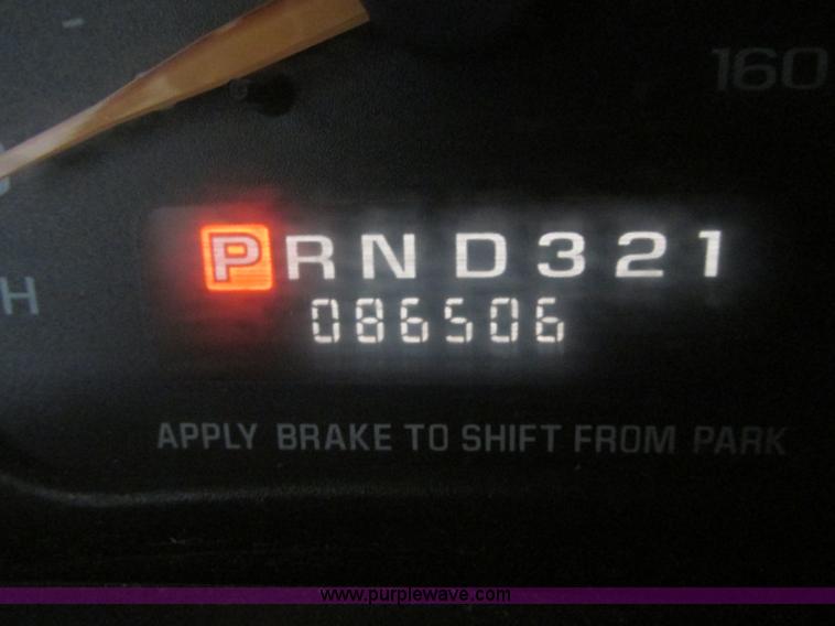 image for item F4276 2002 Chevrolet Express 3500 van