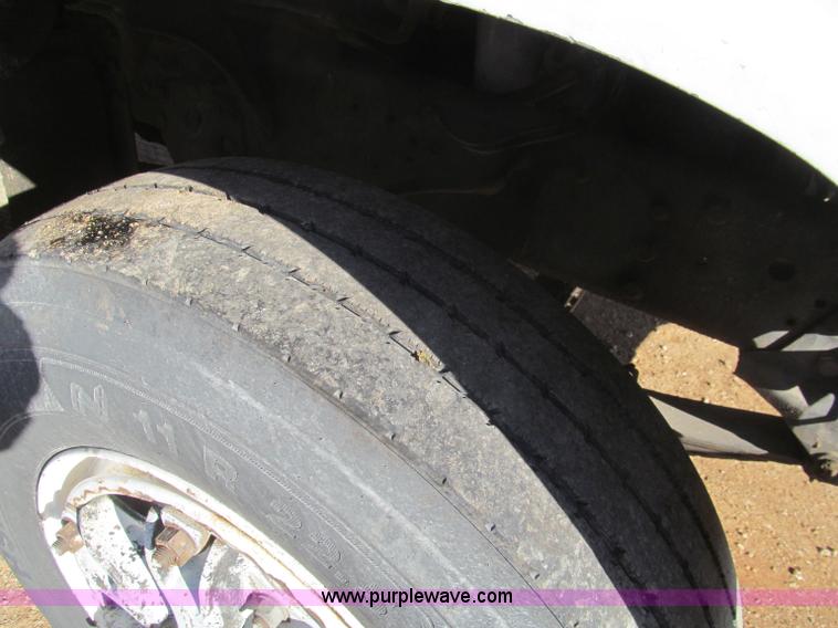 image for item F4689 1993 Ford L8000 refuse truck