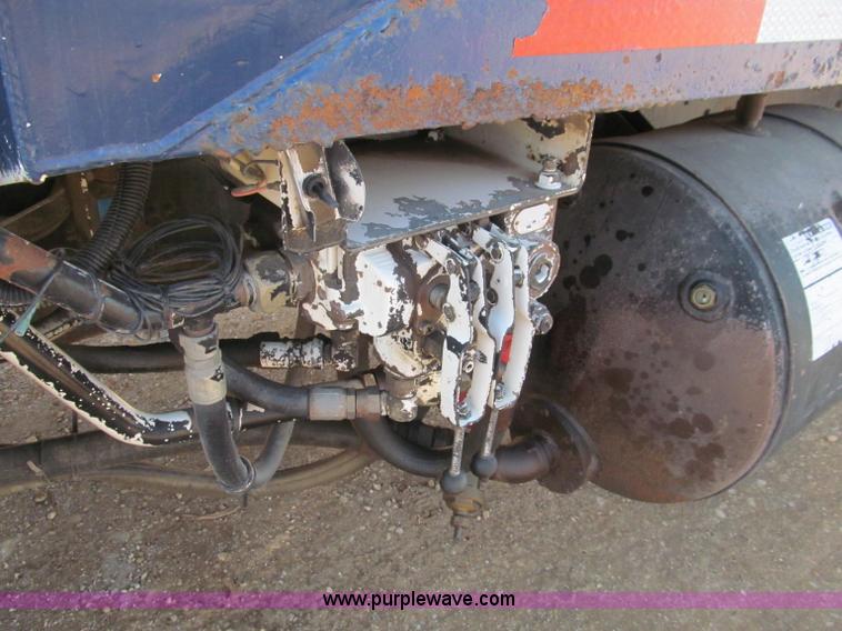 image for item F4689 1993 Ford L8000 refuse truck