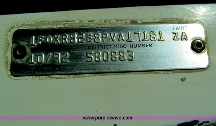 image for item F4689 1993 Ford L8000 refuse truck