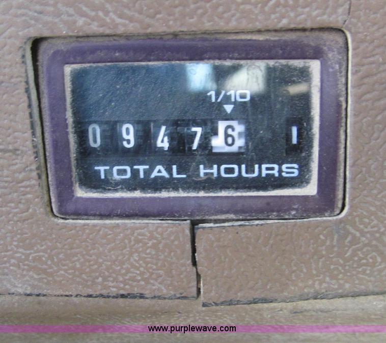 image for item F4689 1993 Ford L8000 refuse truck