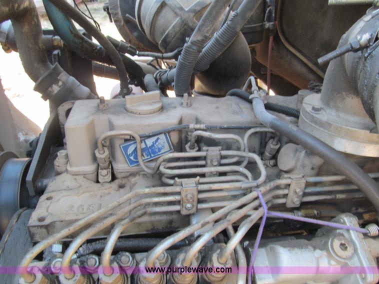 image for item F4689 1993 Ford L8000 refuse truck