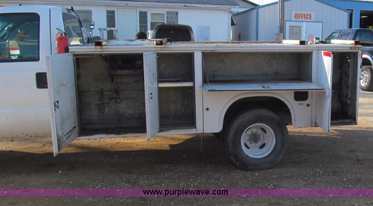 image for item F4691 2001 Ford F350 Super Duty service truck