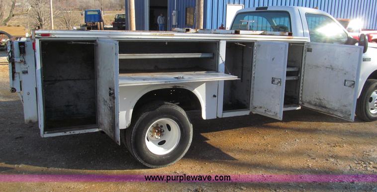 image for item F4691 2001 Ford F350 Super Duty service truck