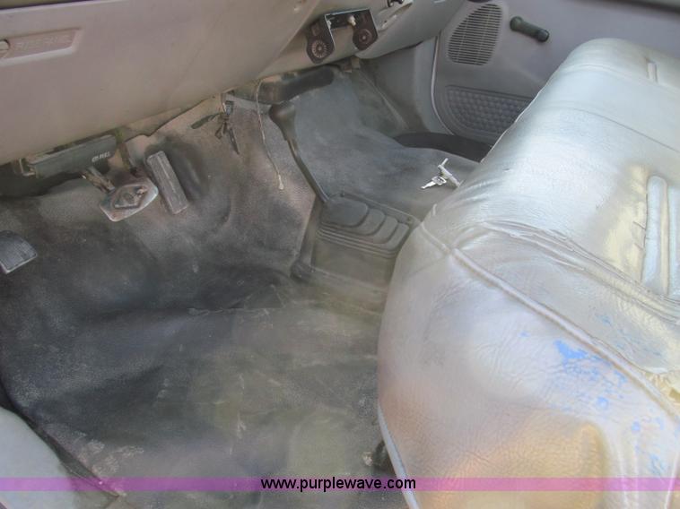 image for item F4691 2001 Ford F350 Super Duty service truck