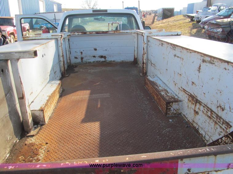 image for item F4691 2001 Ford F350 Super Duty service truck