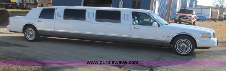image for item F4692 1996 Lincoln Town Car Executive 120" stretch limo