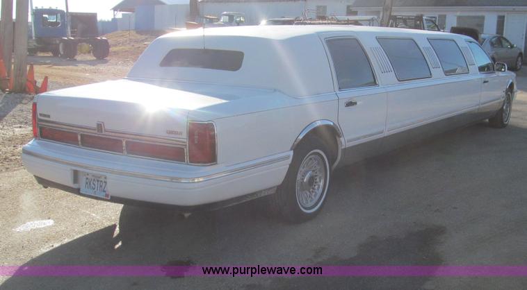 image for item F4692 1996 Lincoln Town Car Executive 120" stretch limo